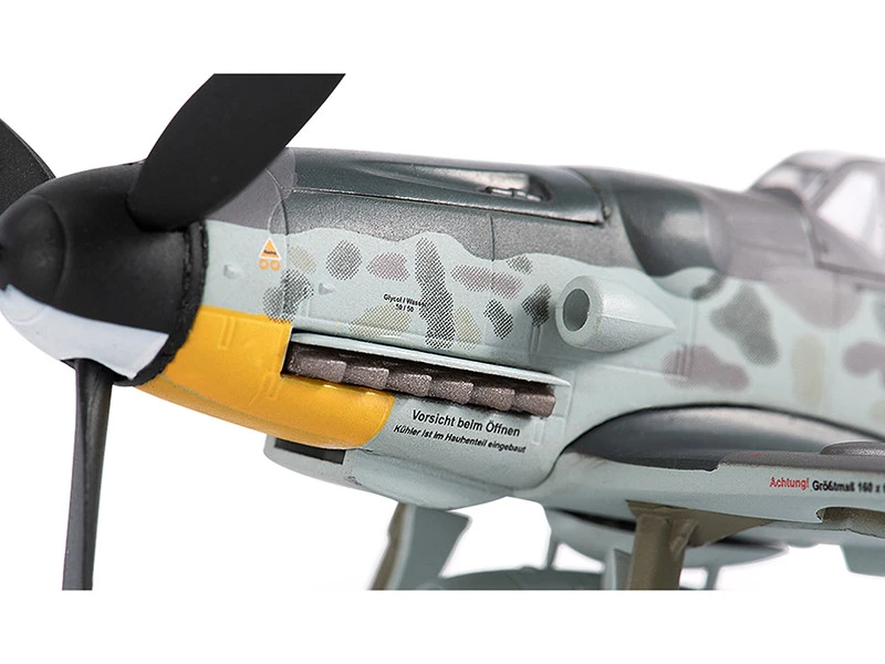 Messerschmitt Luftwaffe BF 109G-6 Fighter Plane "Jagdgeschwader 52 Eastern Front, 1943 Erich Hartmann" With Display Stand Limited Edition To 600 Pieces Worldwide 1/72 Diecast Model By JC Wings 7 Messerschmitt Luftwaffe BF 109G-6 Fighter Plane "Jagdgeschwader 52 Eastern Front, 1943 Erich Hartmann" With Display Stand Limited Edition To 600 Pieces Worldwide 1/72 Diecast Model By JC Wings - Image 5